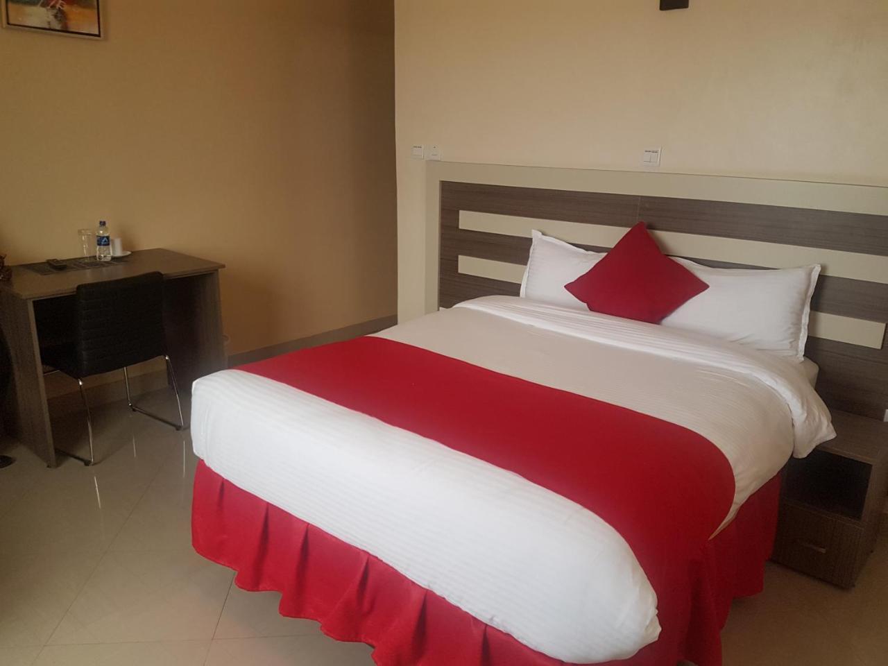 Mara Frontier Hotel Narok Екстериор снимка